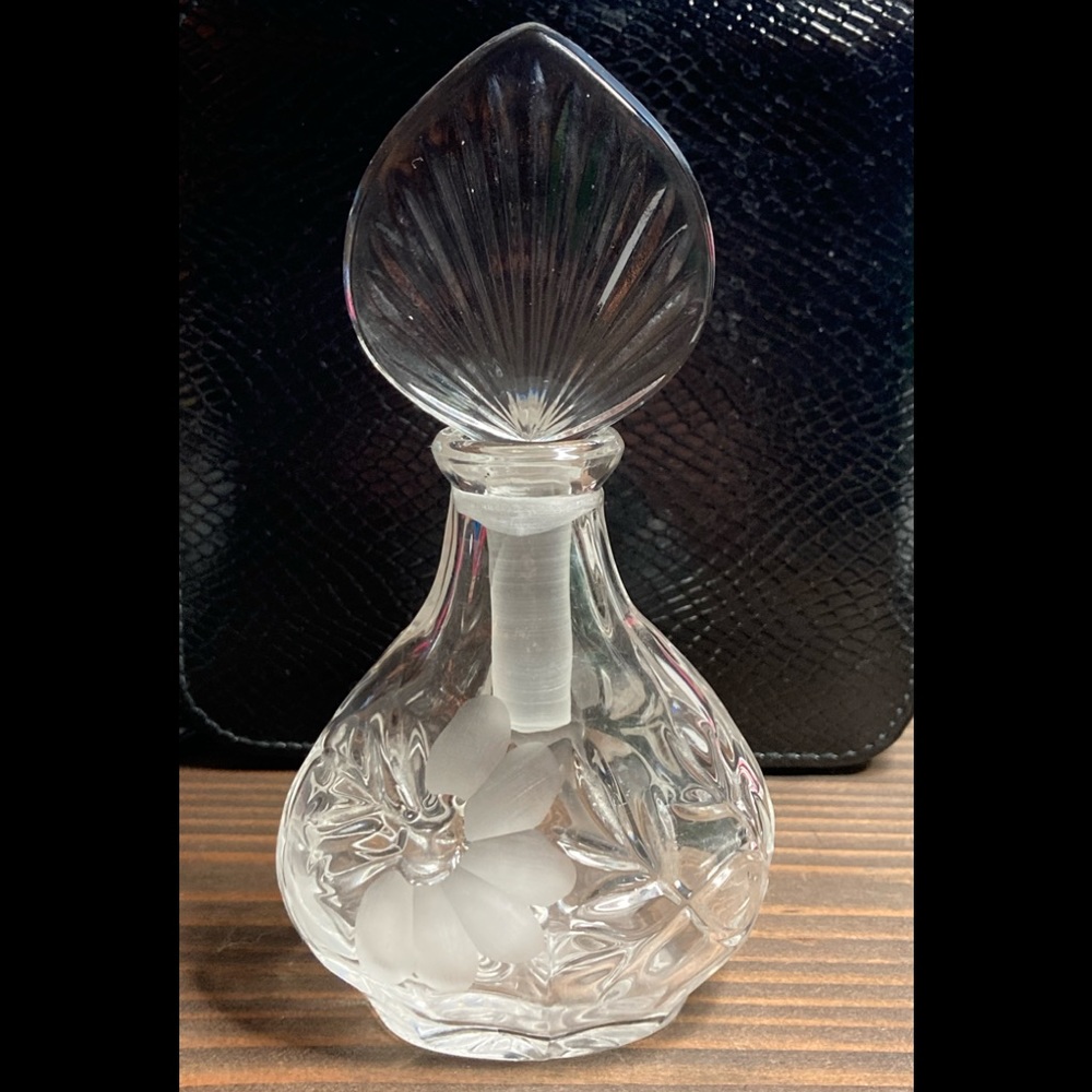 Perfume Bottle Glass with stopper Heritage Romance collection by princess house